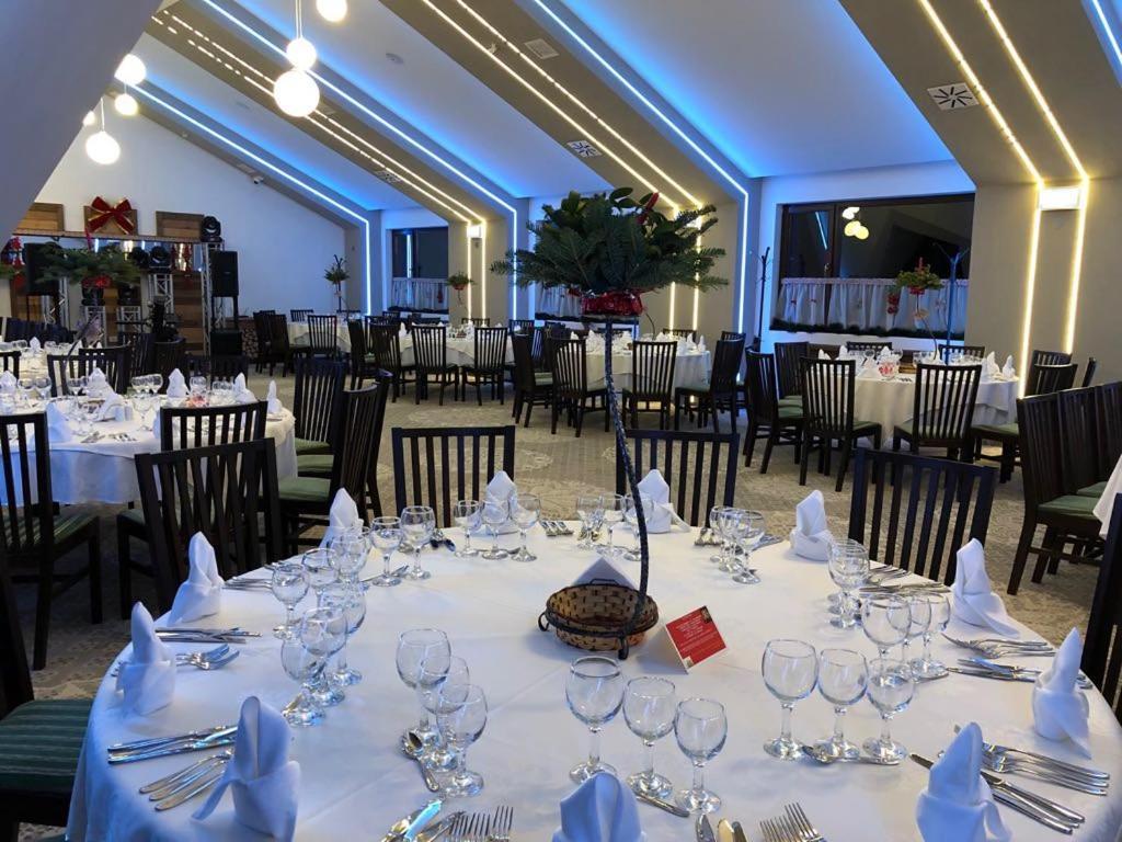 Popasul Domnesc- Resort& Spa- Voronet Vue Экстерьер фото
